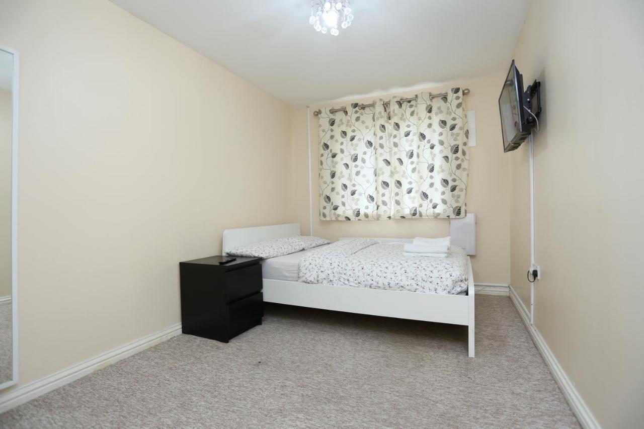 Lovely 4 Bed House Сasa de vacaciones *