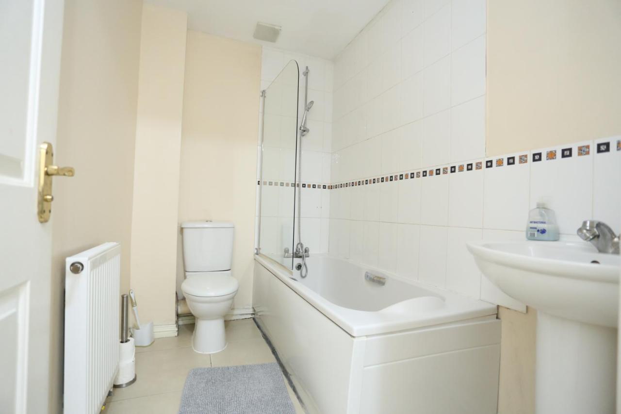Сasa de vacaciones Lovely 4 Bed House Londres