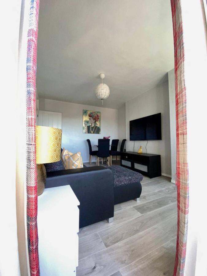 Bright, Spacious, Modern Interior Decor 2 Bedrooms With Amazing Views Leilighet London