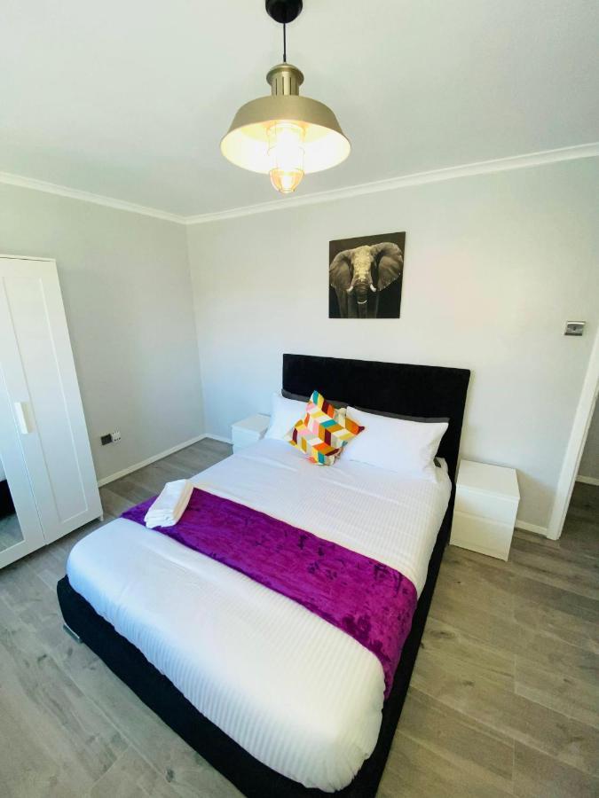 Bright, Spacious, Modern Interior Decor 2 Bedrooms With Amazing Views Leilighet *