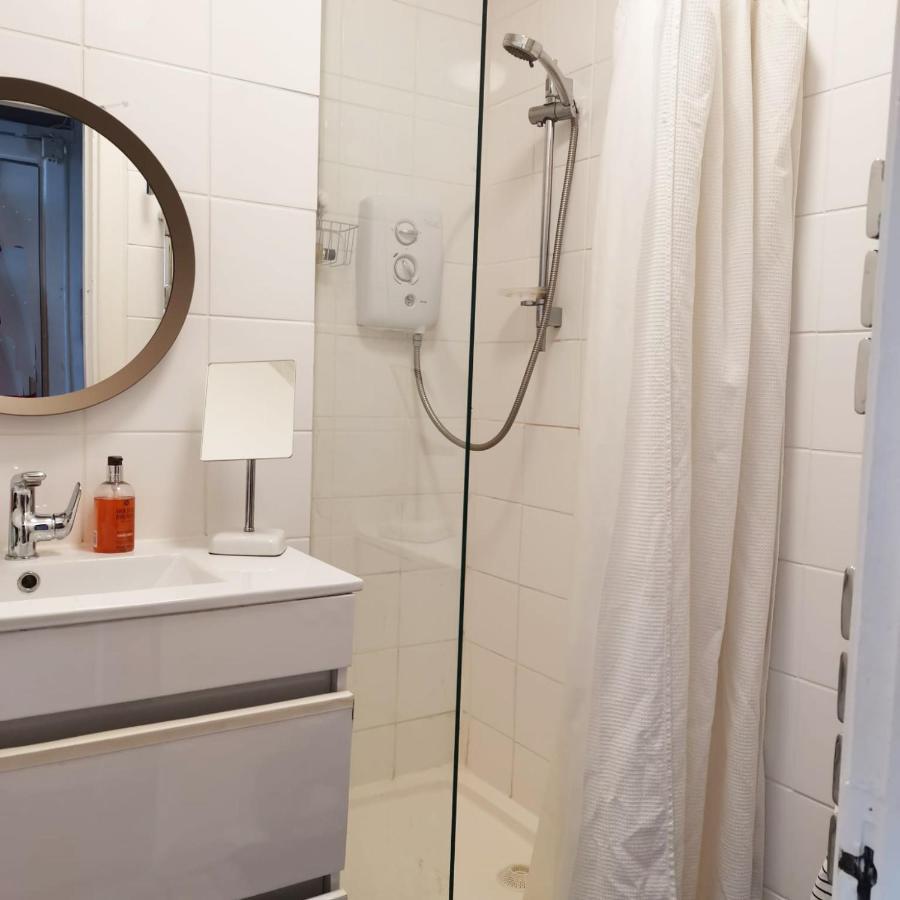 Charming Town Studio Flat, Tower Bridge London