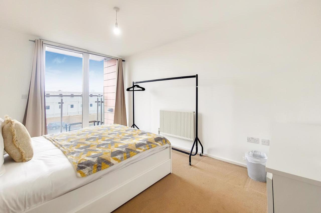 Free Parking - Two Bed By Docklands Apartamento