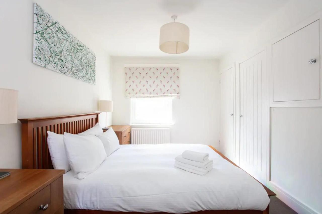 Charming 3 Bedroom With Garden In Peaceful Surrey Quays Londen