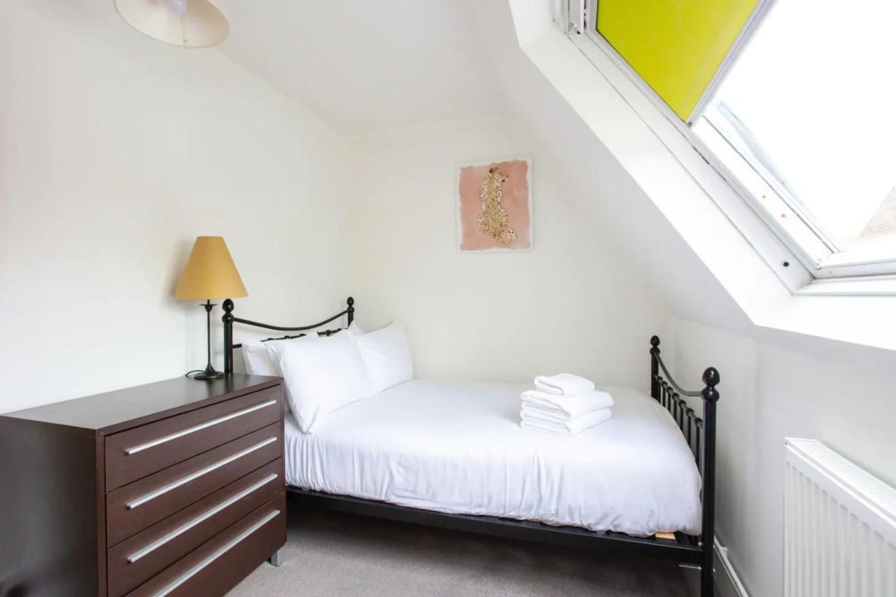 Charming 3 Bedroom With Garden In Peaceful Surrey Quays