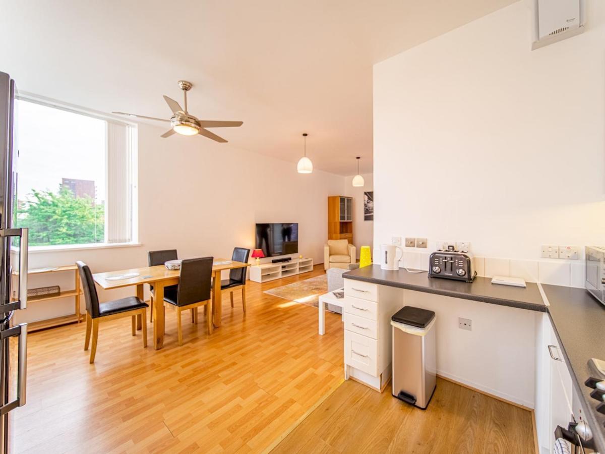Pass The Keys - Spacious Flat, Royal Docks, Appartement