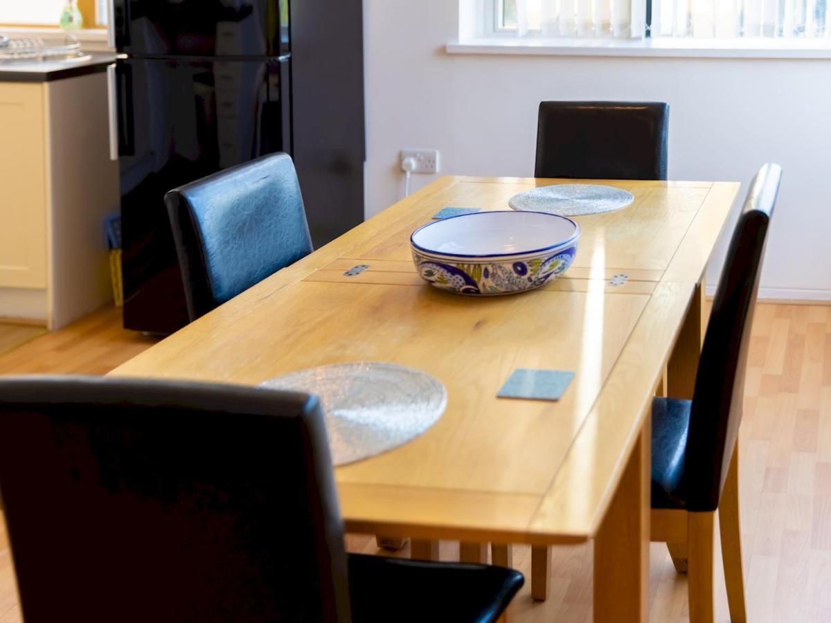 Pass The Keys - Spacious Flat, Royal Docks, Appartement Londen