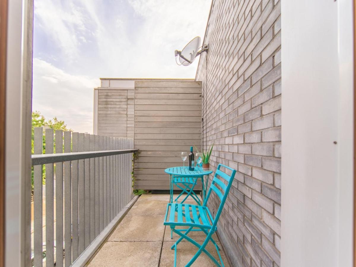 Appartement Pass The Keys - Spacious Flat, Royal Docks, Londen
