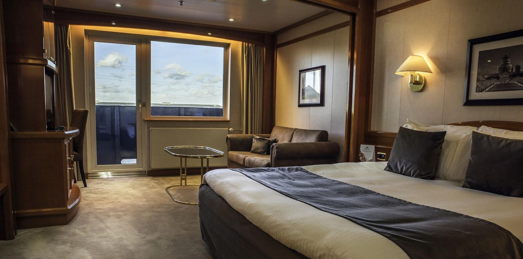 Sunborn Yacht Hotel London