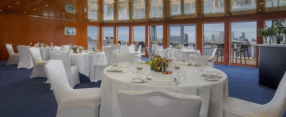 Sunborn Yacht Hotel 4*