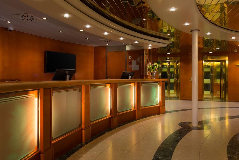 Sunborn Yacht 4*