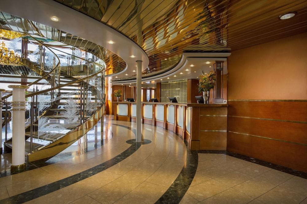 Sunborn Yacht