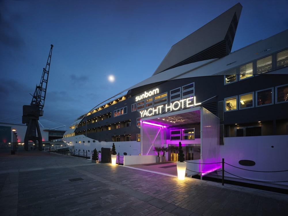 Hotel Sunborn Yacht
