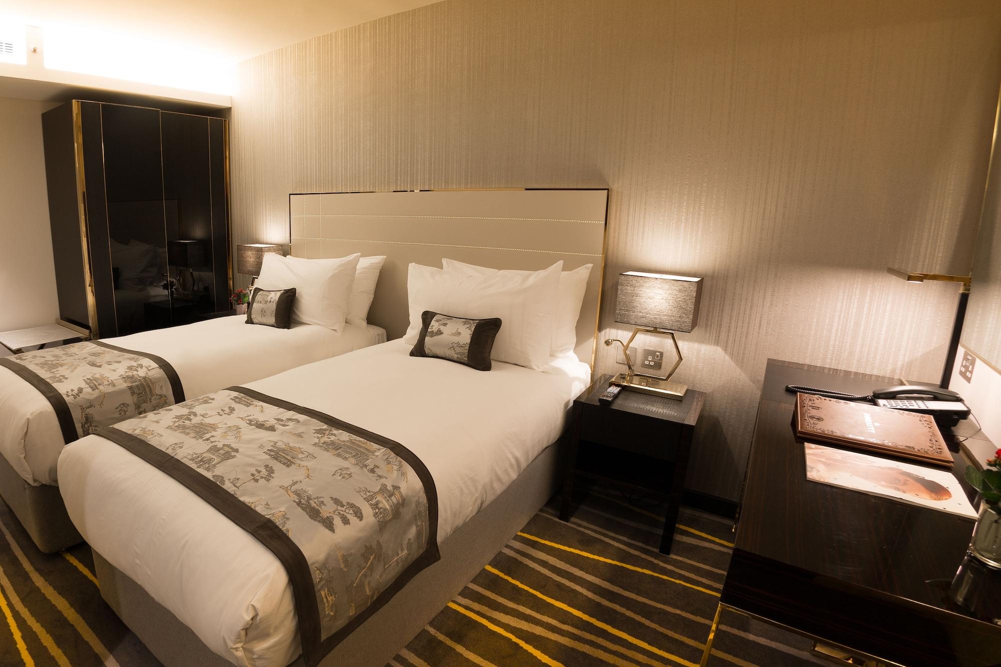 Saint Hotel 4*