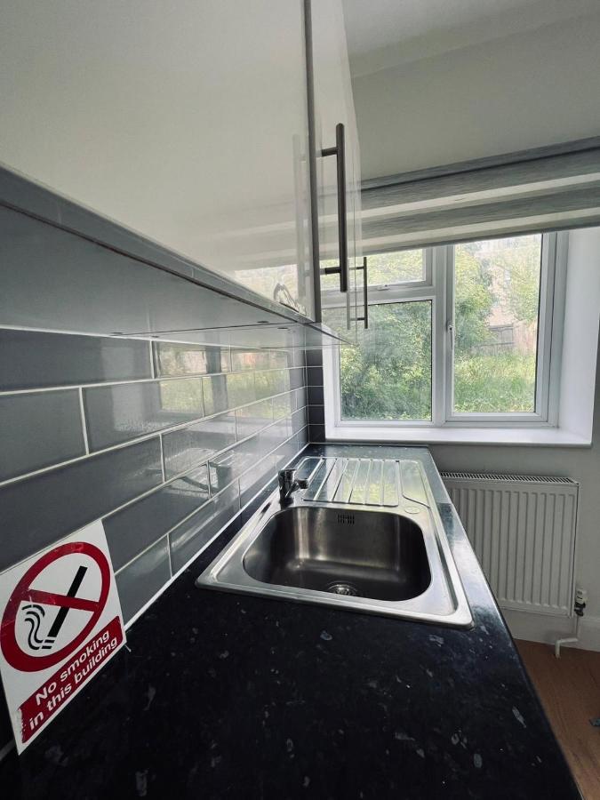 Wembley Apartment - 33 Oakington Manor Dr Ha9 6Lu London