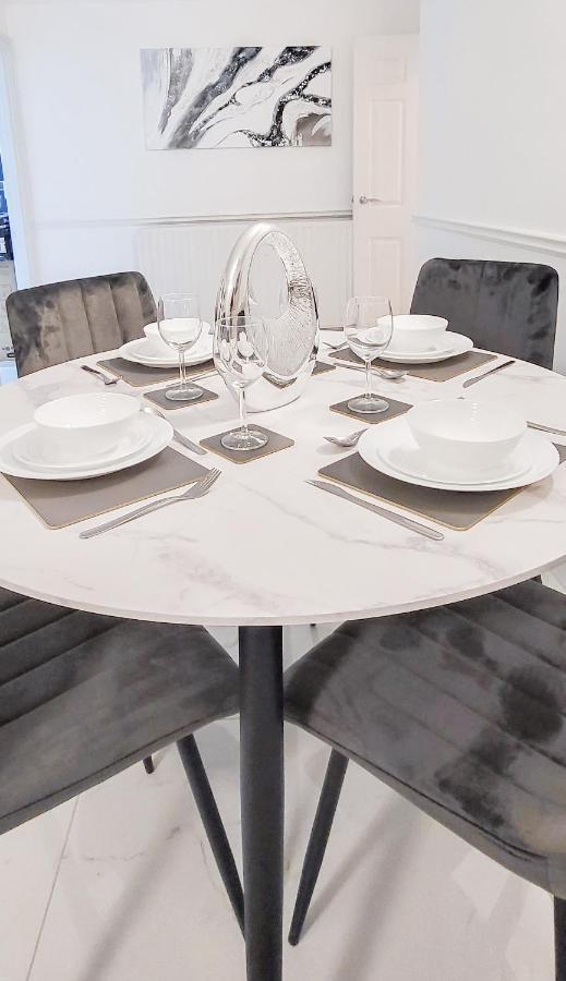 Stunning 2 Bedroom In Canary Wharf - Morland Apartment *