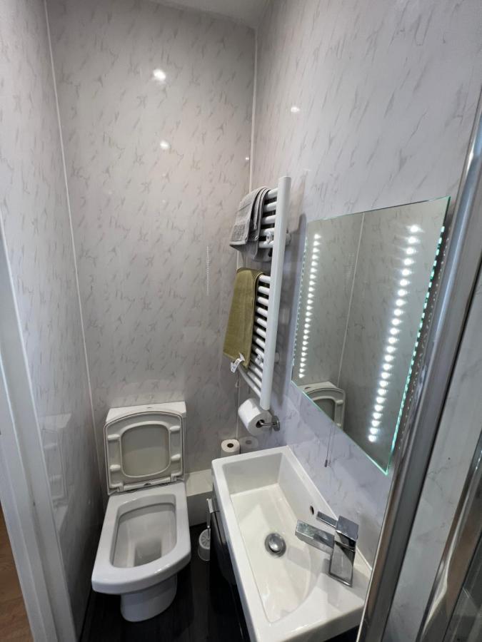 Entire Luxury 4 Bedroom Victorian House With 2 En-suite - Forest Hill, * London