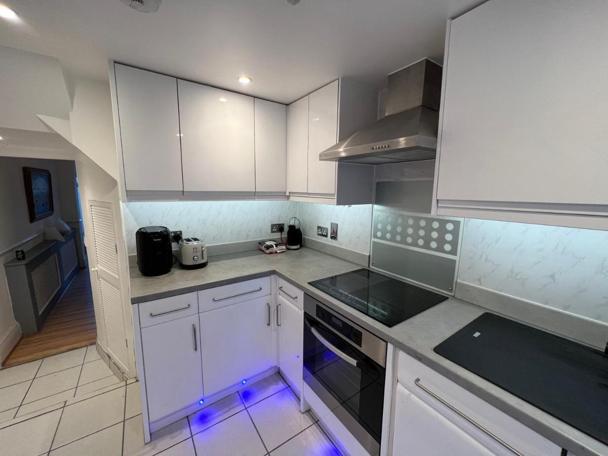 Entire Luxury 4 Bedroom Victorian House With 2 En-suite - Forest Hill, Apartment *
