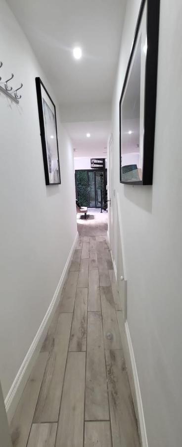 Appartement Stunning New Build Mezzanine Style Londen