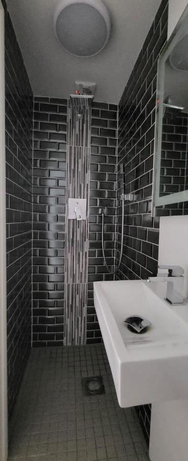 Stunning New Build Mezzanine Style Appartement Londen