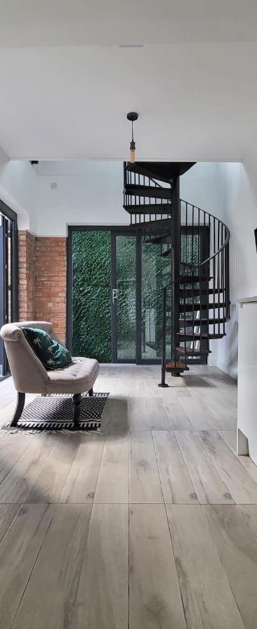 Stunning New Build Mezzanine Style Appartement Londen