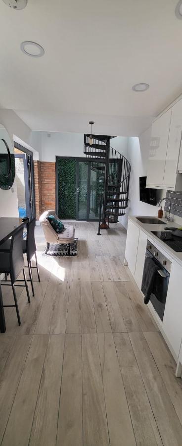 Stunning New Build Mezzanine Style Appartement *