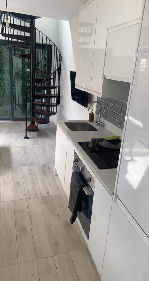Stunning New Build Mezzanine Style * Londen