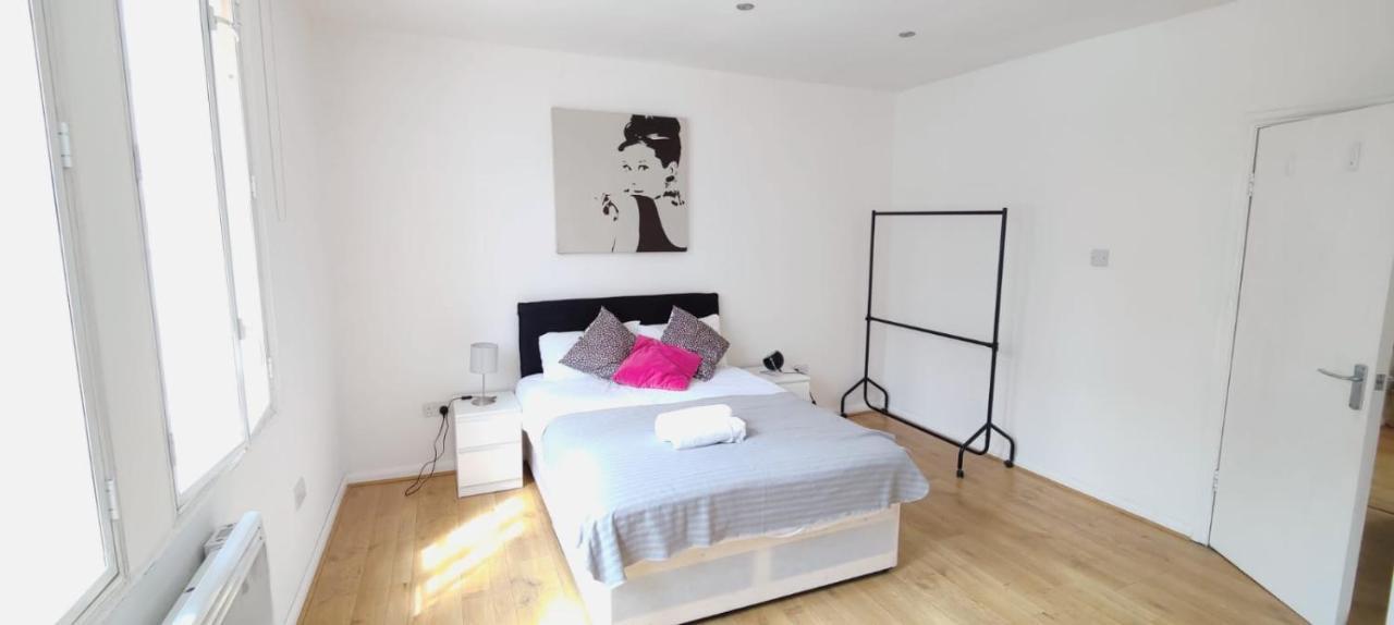 Spacious 3 Bed Flat Near Liverpool Street, Spitalfields Apartment London