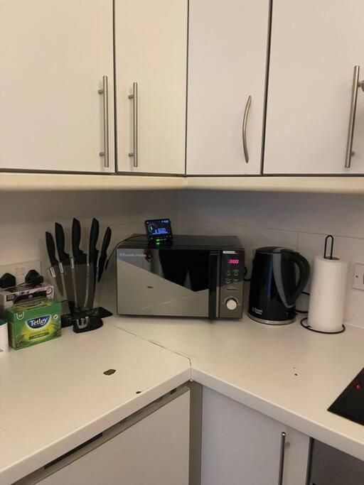 Apartment 2 Bed Flat Outside Liverpool Street Station! London