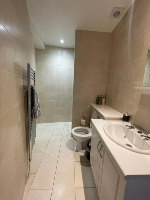 2 Bed Flat Outside Liverpool Street Station! Apartment