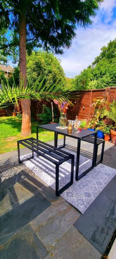Stylish 3 Bedroom Townhouse In Brockley With Large Garden Feriehus London