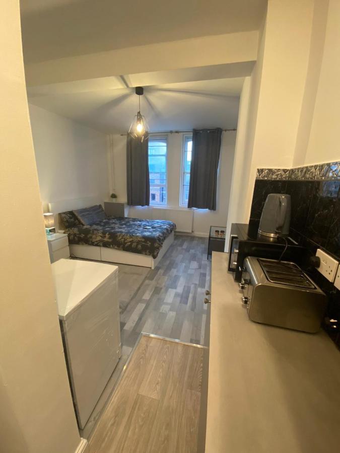 Luxury 1 Bedroom *