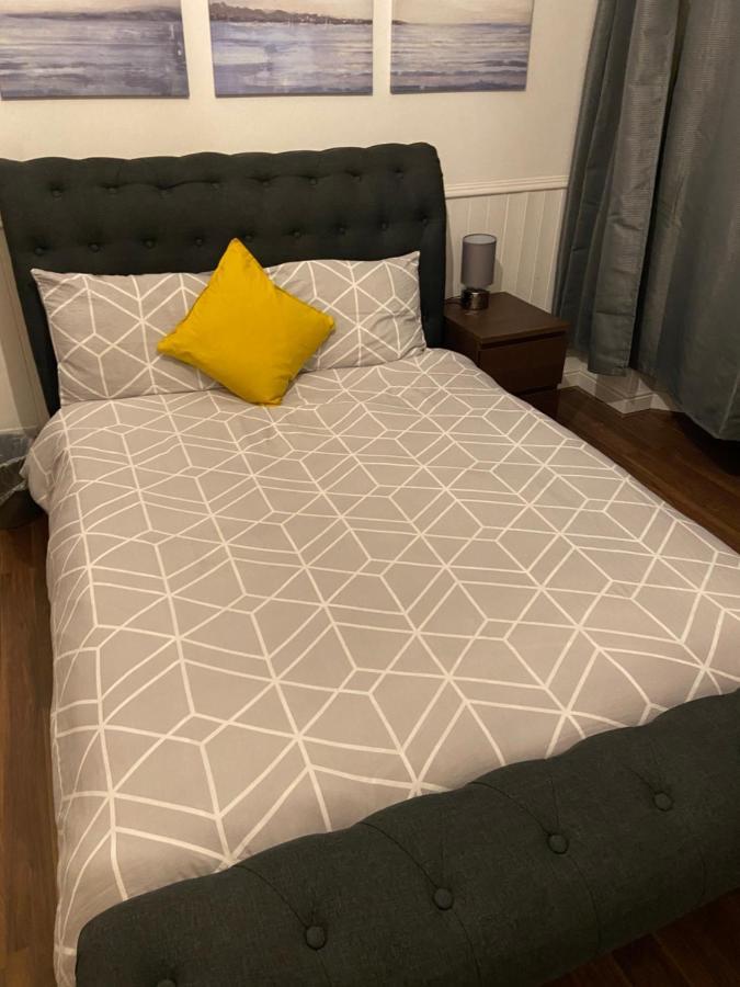 Сasa de vacaciones Lovely, Recently Refurbished Four Bedroom House..