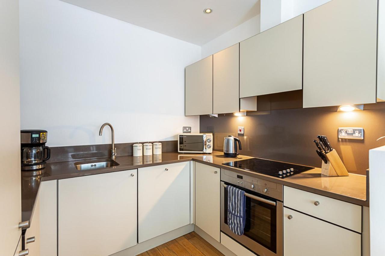 Tower Hill V Apartment