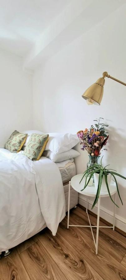 Feriehus Stylish 3 Bedroom Townhouse In Brockley With Large Garden