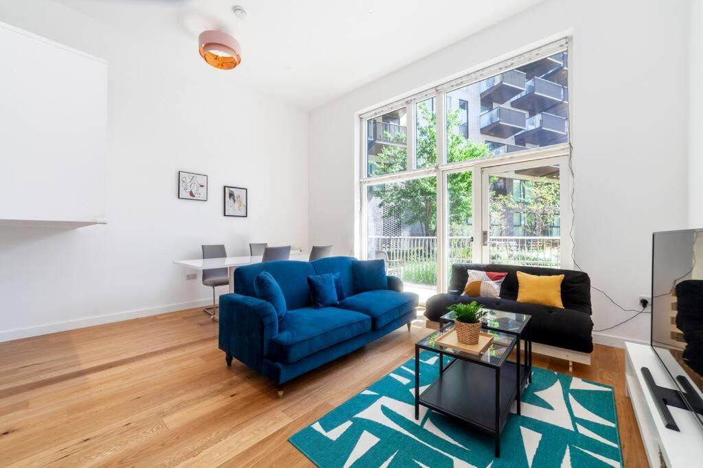 Stunning New 3 Bdr Duplex Wbalcony, East Leilighet