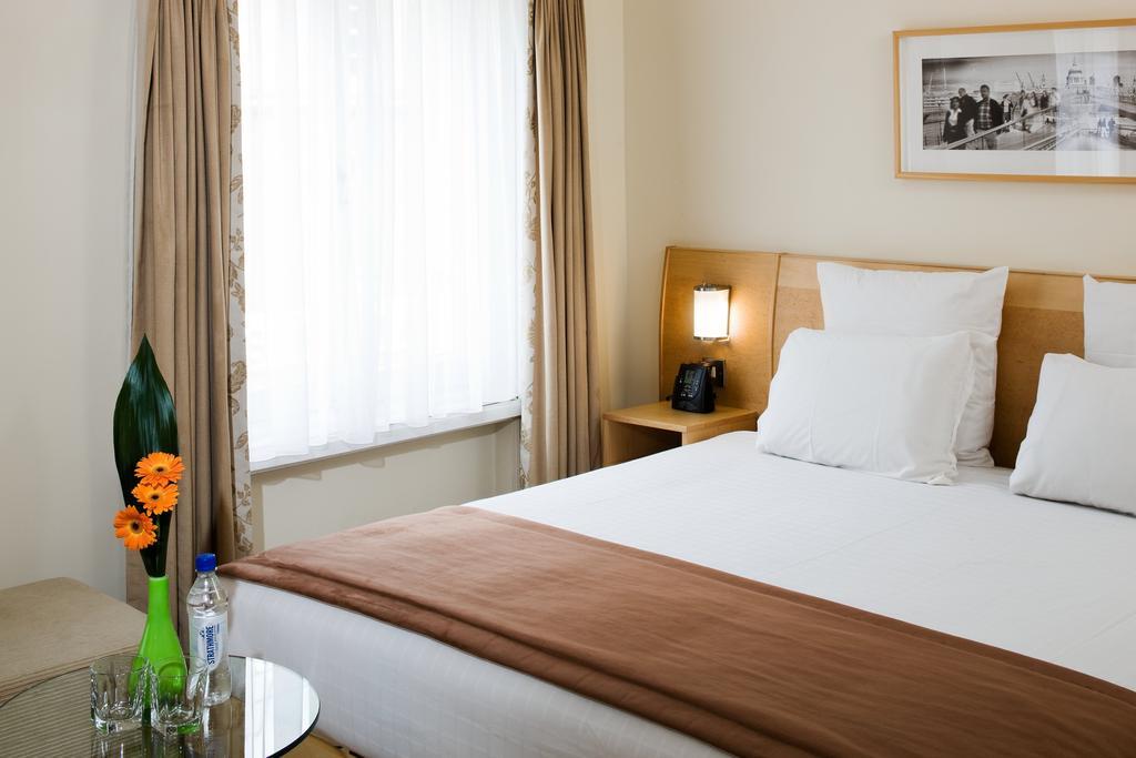 The Mayfair Townhouse - An Iconic Luxury 5* Londres