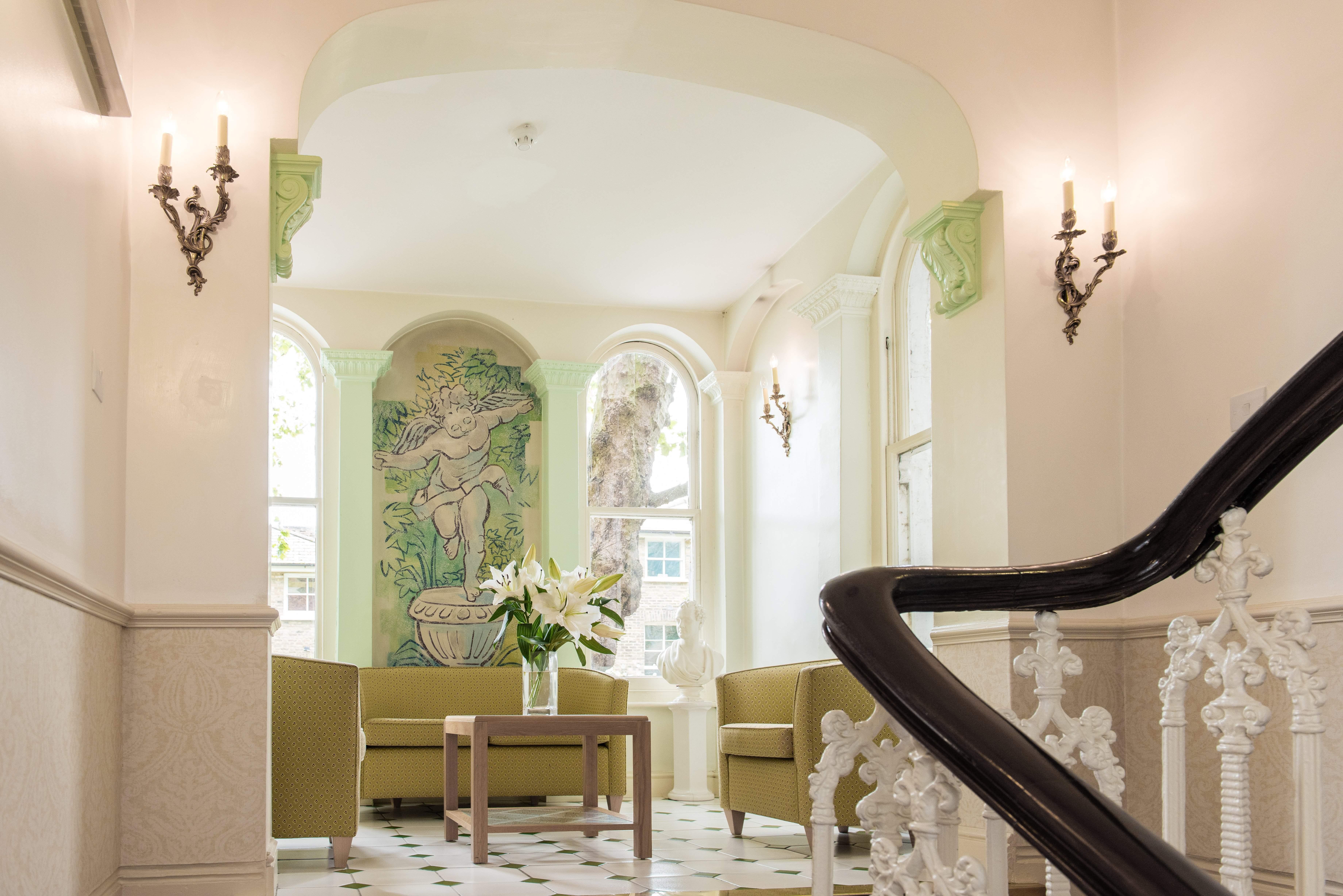 Byron Hotel 4*