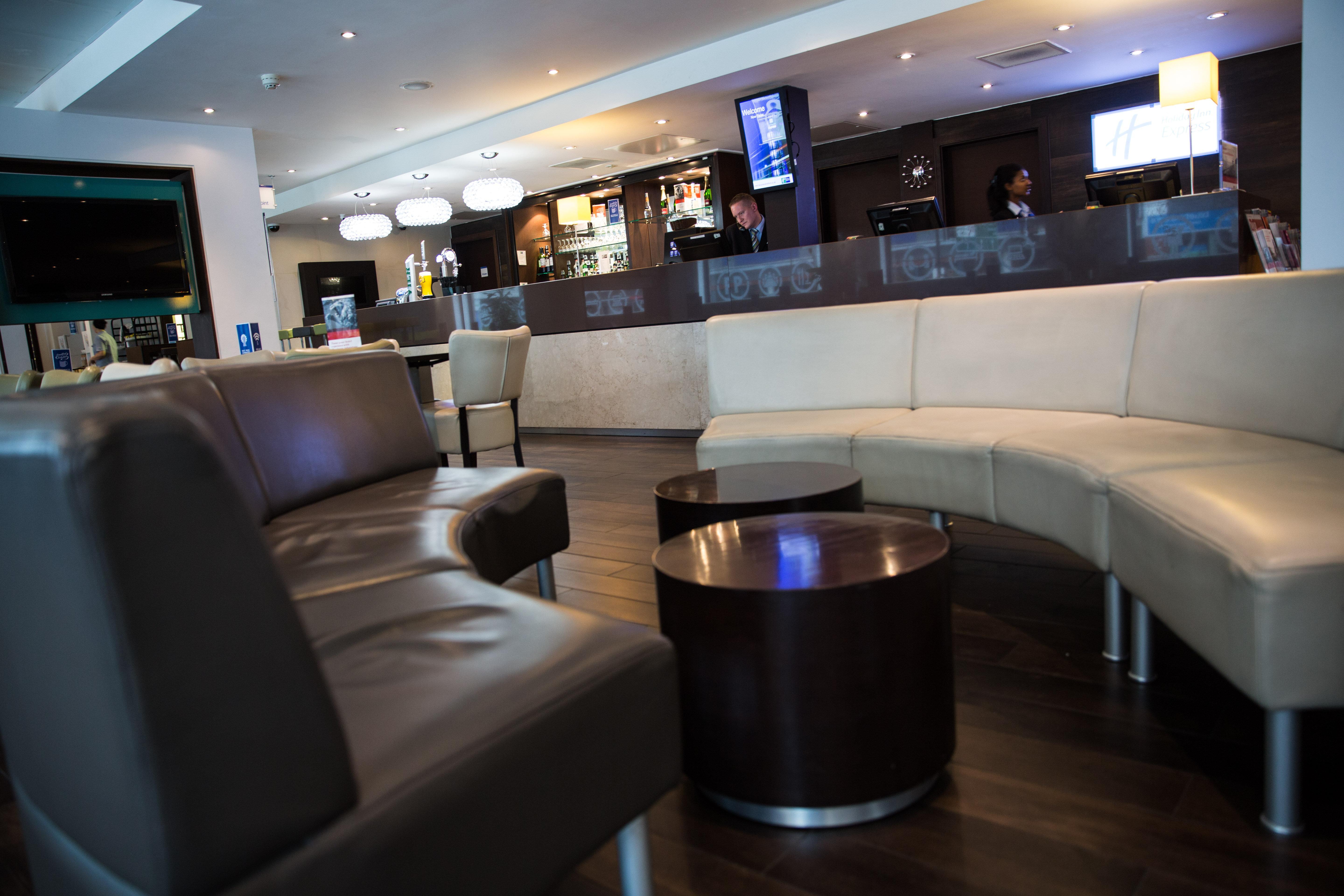 Holiday Express Stratford By Ihg Hotel