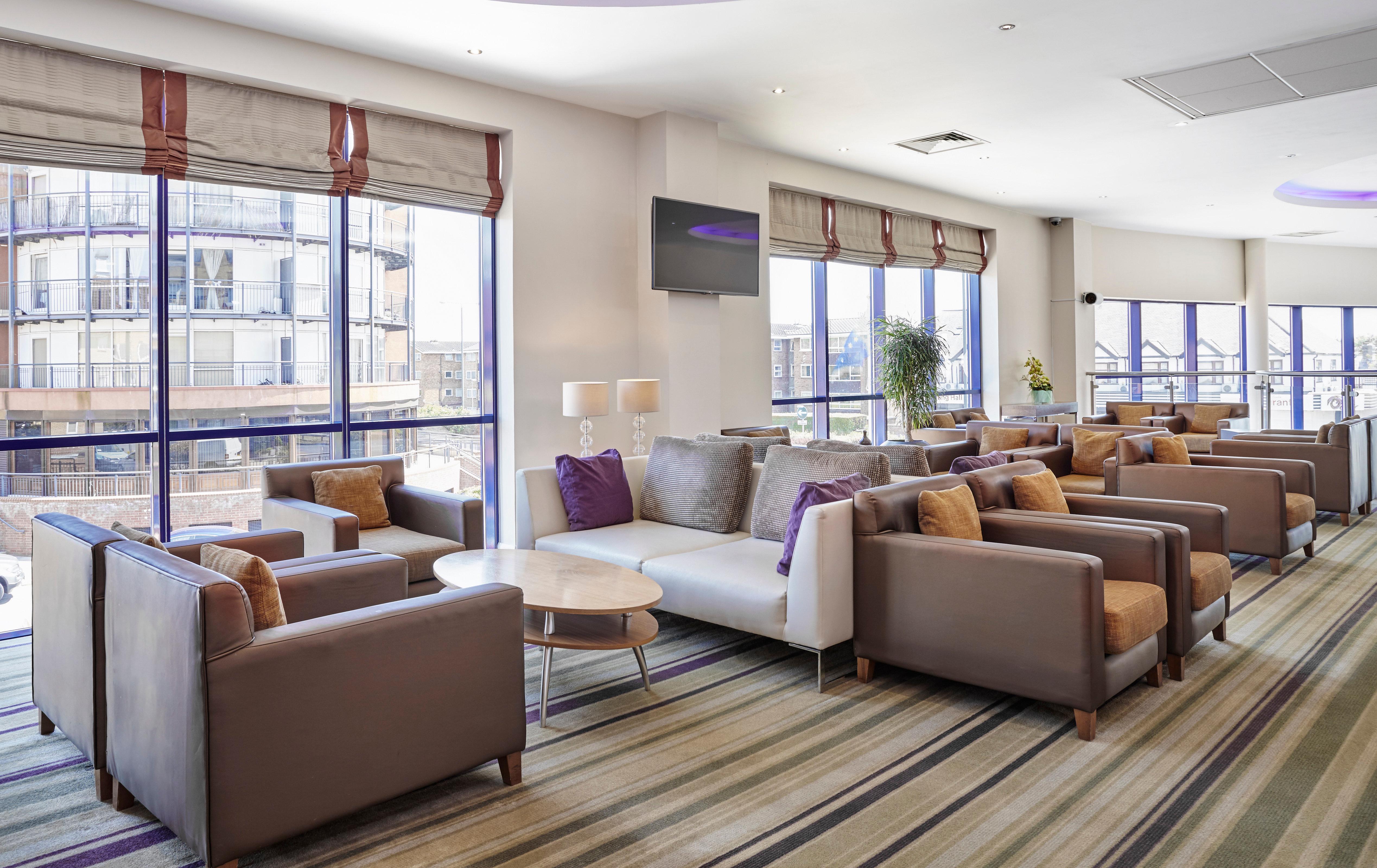 Express - Newbury Park, An Ihg London