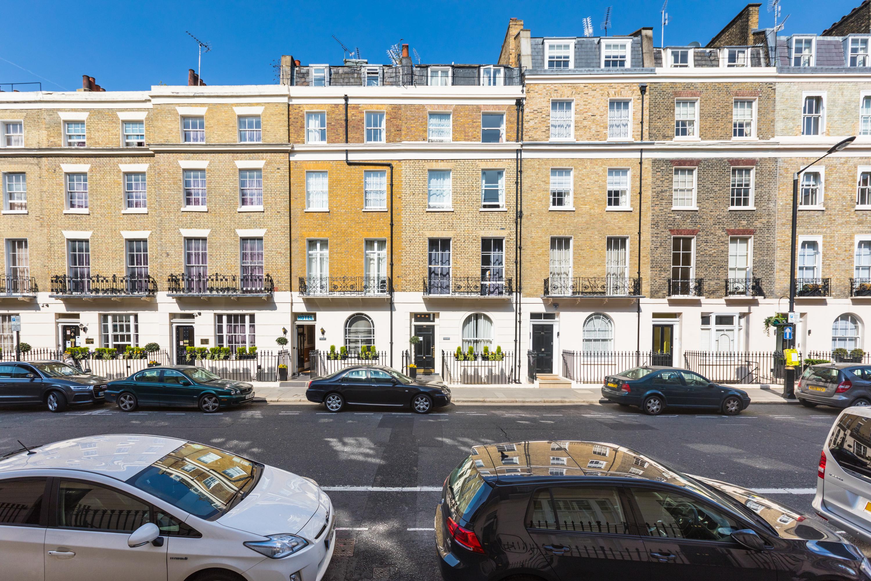 Belgravia Hotel 3*