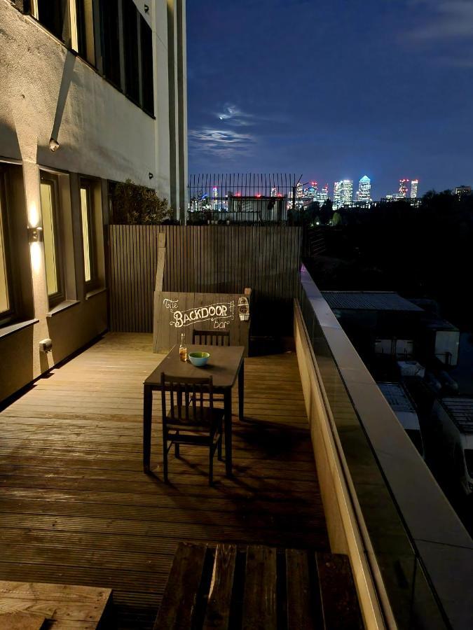 Executive E15 & Exclusive Terrace Views Of Leilighet London