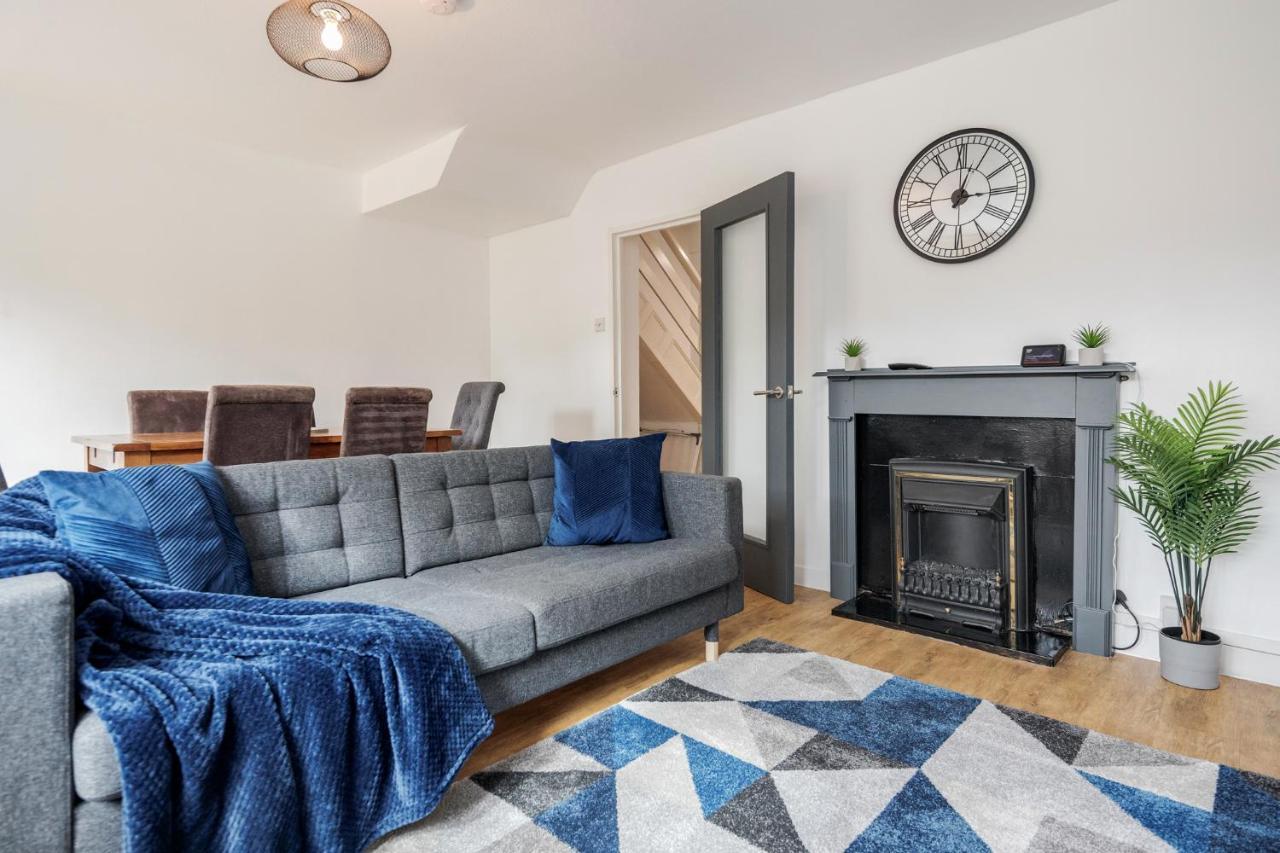 Carlile House - 5 Bedroom, Sleeps 8, Free Parking, 2 Bathrooms By Damask Homes Holiday home London