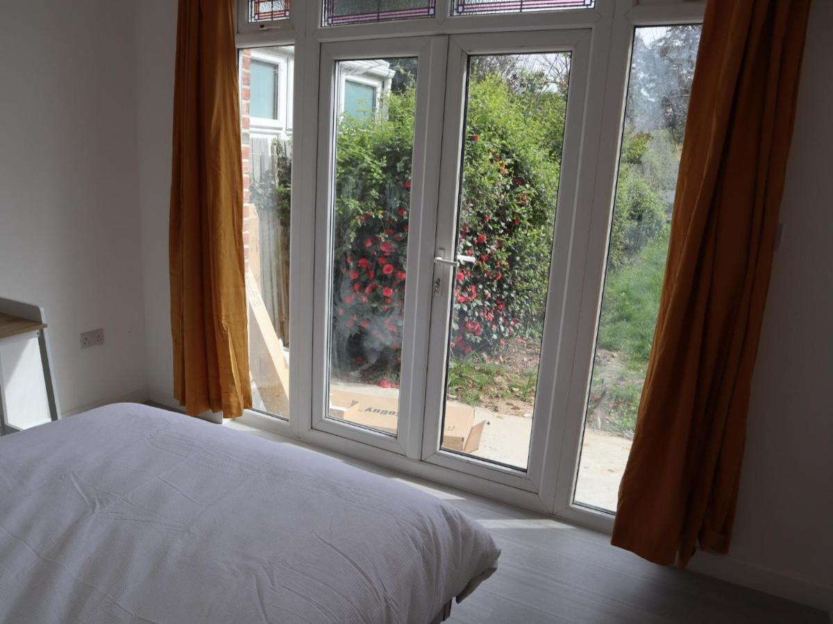 Bellingham Road Apartment *