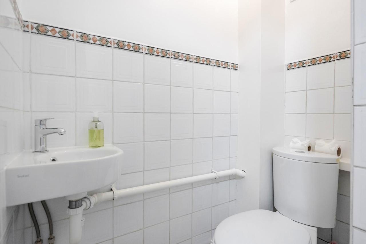 Carlile House - 5 Bedroom, Sleeps 8, Free Parking, 2 Bathrooms By Damask Homes Holiday home
