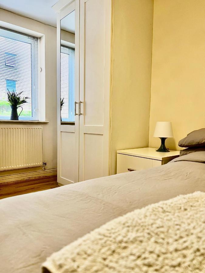 Apartment Luxury 3 Bedroom Riverside - Canary Wharf & The O2 Arena *