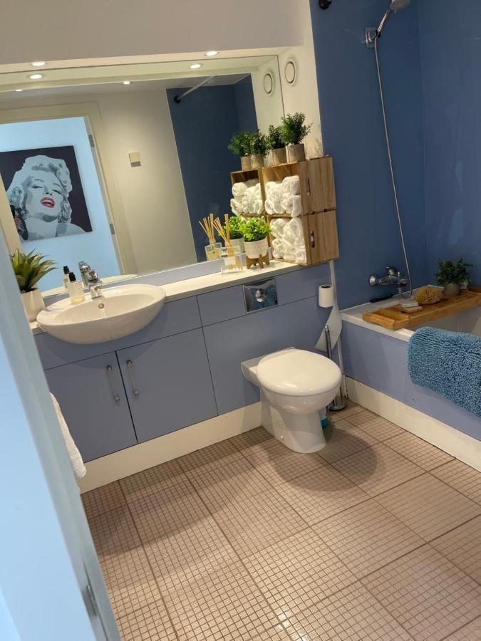 3 Bedroom Stunning Penthouse *