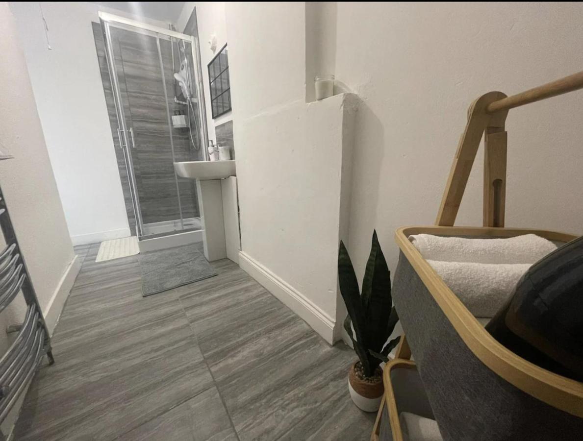 Charming 2 Bed Flat On Tower Bridge * London