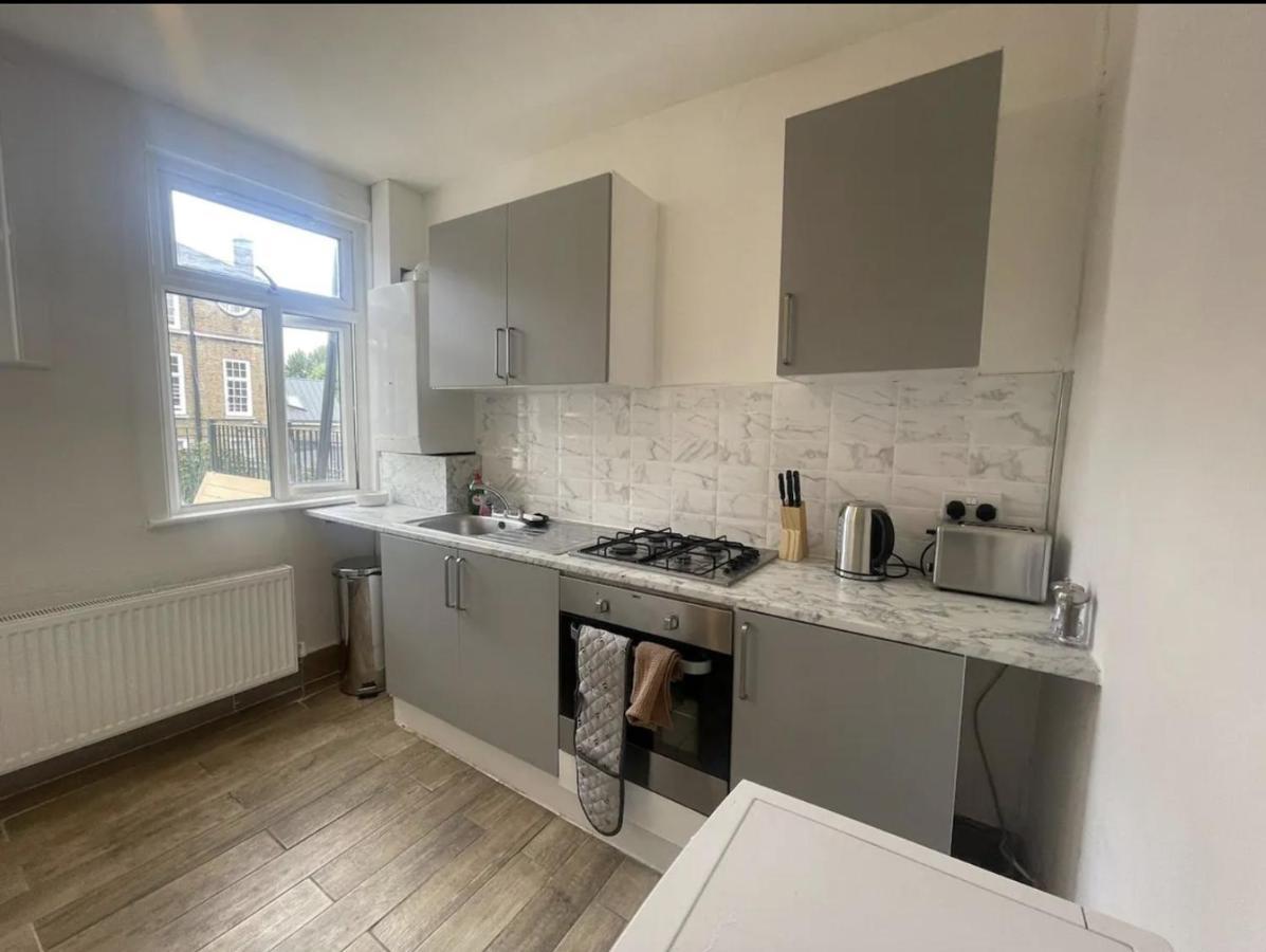 Charming 2 Bed Flat On Tower Bridge * London
