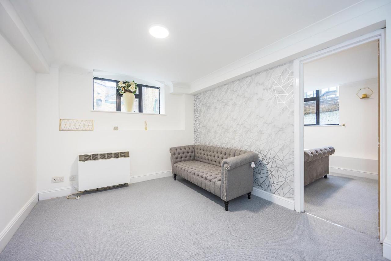 Docklands Wharf Apartments, Near O2 And Excel Appartement Londen