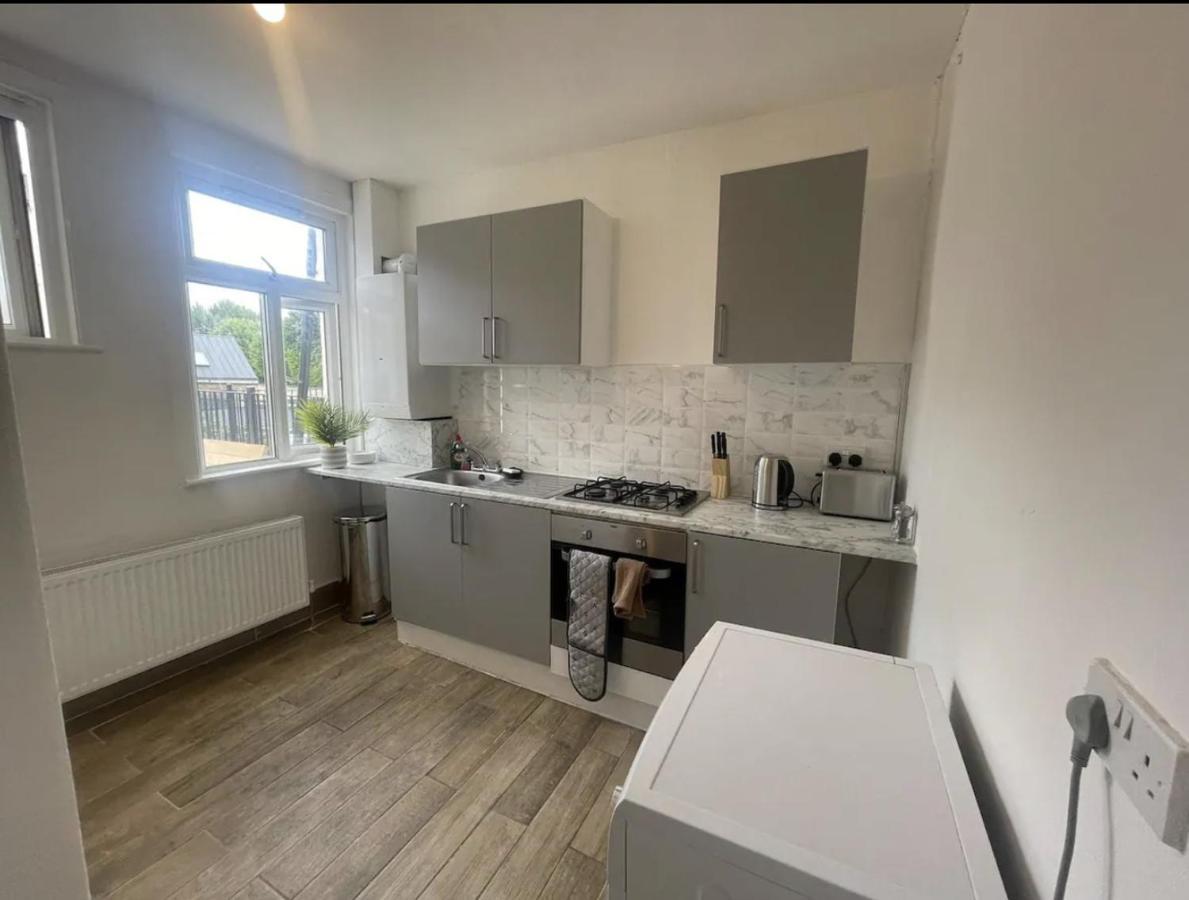 Charming 2 Bed Flat On Tower Bridge